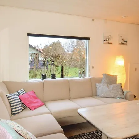 Ferienhaus Three-bedroom Holiday In